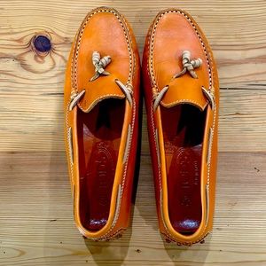 Size 8 1/2 Tod’s orange driving moccasin